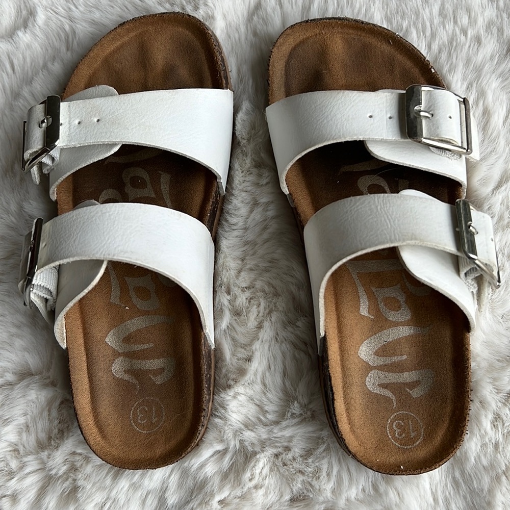 Girls Target Slides - size 13